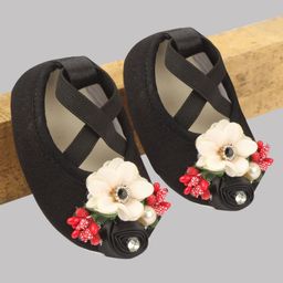 Daizy Stones Embellished Floral Applique Detailed Booties - Black-image-88