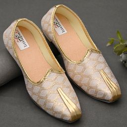 Little Palz Ethnic Motif Foil Embroidered Mojaris - Golden-picture-16