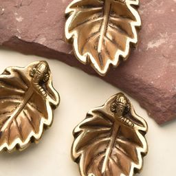Indianshelf 3Pcs Textured Ganpati & Leaf Diyas-picture-15
