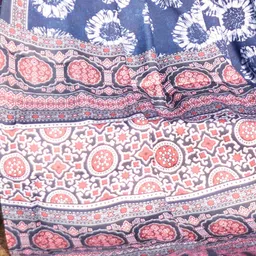 Mitera Tie and Dye Poly Crepe Block Print Saree image 2
