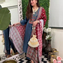 HETVI CREATION Floral Embroidered Chanderi Silk Straight Kurta With Trousers & Dupatta-50