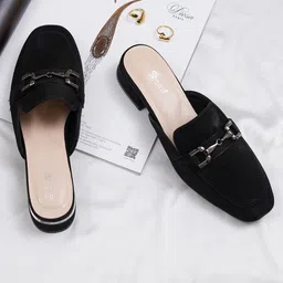 Sherrif Shoes Women Textured Block Heel Mules With Buckle Detail-8