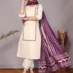 Royal Export Floral Embroidered Thread Work Pure Cotton Kurta with Trousers & Dupatta-image-31