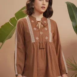 Vara By Vishudh Women Embroidered Mandarin Collar Cotton Top-43