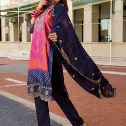 Blissta Bandhani Printed Sequinned Straight Kurta With Trousers & Dupatta image 4