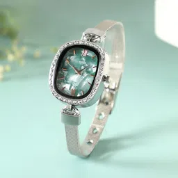 HAUTE SAUCE by Campus Sutra Women Embellished Dial & Stainless Steel Bracelet Style Straps Analogue Watch-image-5
