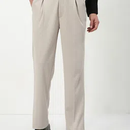 SHOWOFF Men Comfort Low-Rise Pleated Trousers-picture-41