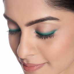 SUGAR Set of Kohl Of Honour Intense Kajal - Go Green 05 + Tipsy Lips Balm - Mojito 01 image 5