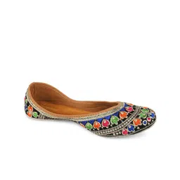 Sangria Women Embellished Mojaris-image-17