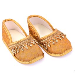 Daizy Lace Embellished Floral Foil Designed Slip On Mojaris - Golden-image-87