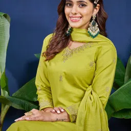ARADHNA Women Embroidered Regular Sequinned Kurta with Trousers & With Dupatta image 3