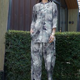 Zeyo Printed V Neck Top With Trousers Co-Ords Set-picture-47