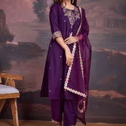 House of Pataudi Embroidered Kurta & Trouser With Dupatta-46