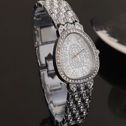 HAUTE SAUCE by Campus Sutra Women Embellished Dial & Stainless Steel Bracelet Style Straps Analogue Watch-78