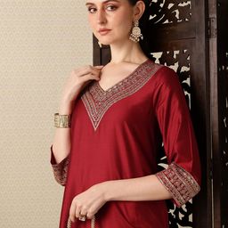 House of Pataudi Floral Yoke Design Sequinned Straight Rozana Kurta-22