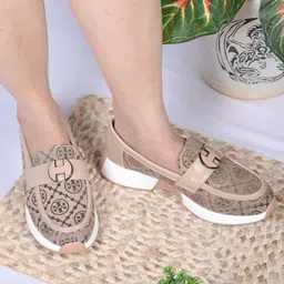 Jove Women Printed Round Toe Flatform Mules-picture-10