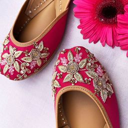 Kurrbat Women Embellished Ethnic Mojaris with Embroidered Flats-53