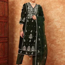 Shopping Queen Women Floral Embroidered Regular Sequinned Kurta with Trousers & With Dupatta-35