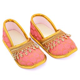 Daizy Lace Embellished Floral Embroidered Slip On Mojaris - Baby Pink & Golden-image-91