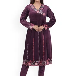 Woollen 4U Women Ethnic Motifs Embroidered Kurta with Trousers-picture-46