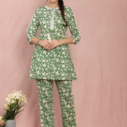 KASYA Printed Round Neck Tunic With Trousers Co-Ords-picture-3