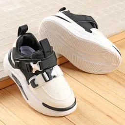 Babyoye Sneaker Shoes with Velcro Closure - Black-picture-0