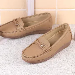 WALKWAY by Metro Women Textured Loafers-21