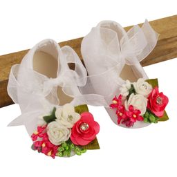 Daizy Floral Applique Detailed Booties - White & Red-image-81