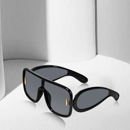 CELEBRITY SUNGLASSES Unisex Oversized Sunglasses with UV Protected Lens CLSG-86984-07-37