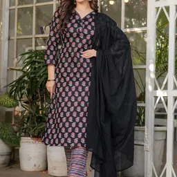 Gilori Women Floral Printed Cotton Kurta with Trousers & Dupatta-image-6