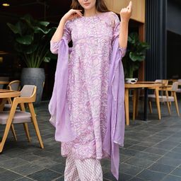 Aaghnya Women Viscose Rayon Printed Kurta Sets-image-70