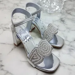 MONAQI Embellished Block Heel Sandals-12
