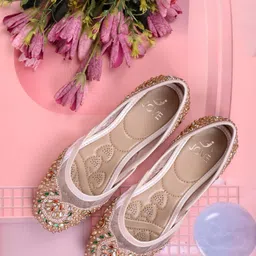 Jove Women Embellished Ethnic Mojaris Flats-picture-10