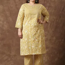 Sizeupp Printed Pure Cotton Plus Size Round Neck Top with Trousers Co-Ords-image-88