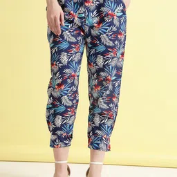 BEING NAUGHTY Floral Printed Cropped Trousers-picture-3