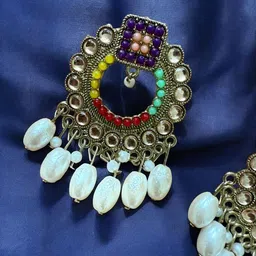 Sangria Gold-Plated Pearls Stone Studded & Kundan Beaded Contemporary Drop Earrings image 4