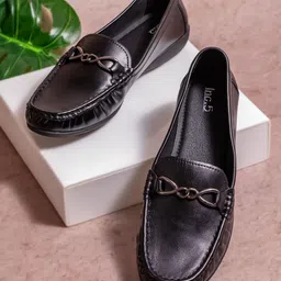 Inc 5 Women Solid Loafers-14