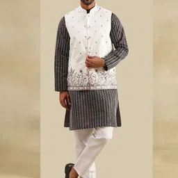 SOJANYA Men Floral Embroidered Kurta with Pyjama-picture-16