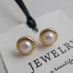FIMBUL Gold-Plated Pearls Studded Circular Shaped Textured Studs-12