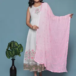 Bohekant Embroidered Dupatta with Thread Work image 1