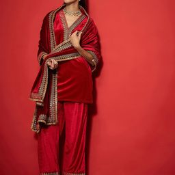 Shae by SASSAFRAS Embroidered Velvet Dupatta with Gotta Patti-13