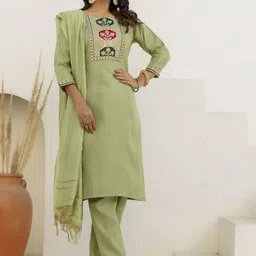VredeVogel Floral Yoke Design Thread Work Kurta With Trousers & Dupatta-picture-22