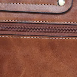 GENWAYNE Leather Structured Handheld Bag image 5