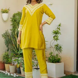 PRETTY PALLU Women Ethnic Motifs Embroidered Regular Kurti with Trousers-picture-22