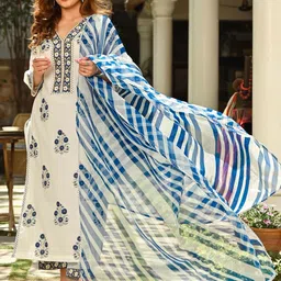 THE FAB FACTORY Women Floral Printed Regular Kurta with Trousers & With Dupatta Kurta Sets-picture-18