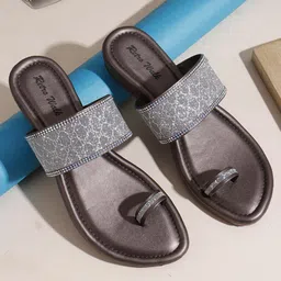 Retro Walk Women Embellished One Toe Flats-image-81