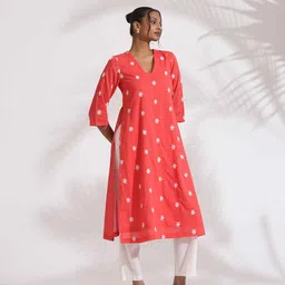 trueBrowns Women Floral Embroidered Regular Thread Work Pure Cotton Kurta with Trouser-picture-4