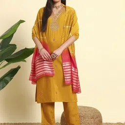 Wedani Women Floral Embroidered Kurta with Pyjama & Dupatta-image-44