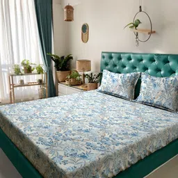 Arrabi Blue & Cream-Coloured Floral 300 TC King Bedsheet with 2 Pillow Covers-image-51