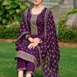 kalini Embroidered kurta with pant & Embroidered Dupatta-picture-39